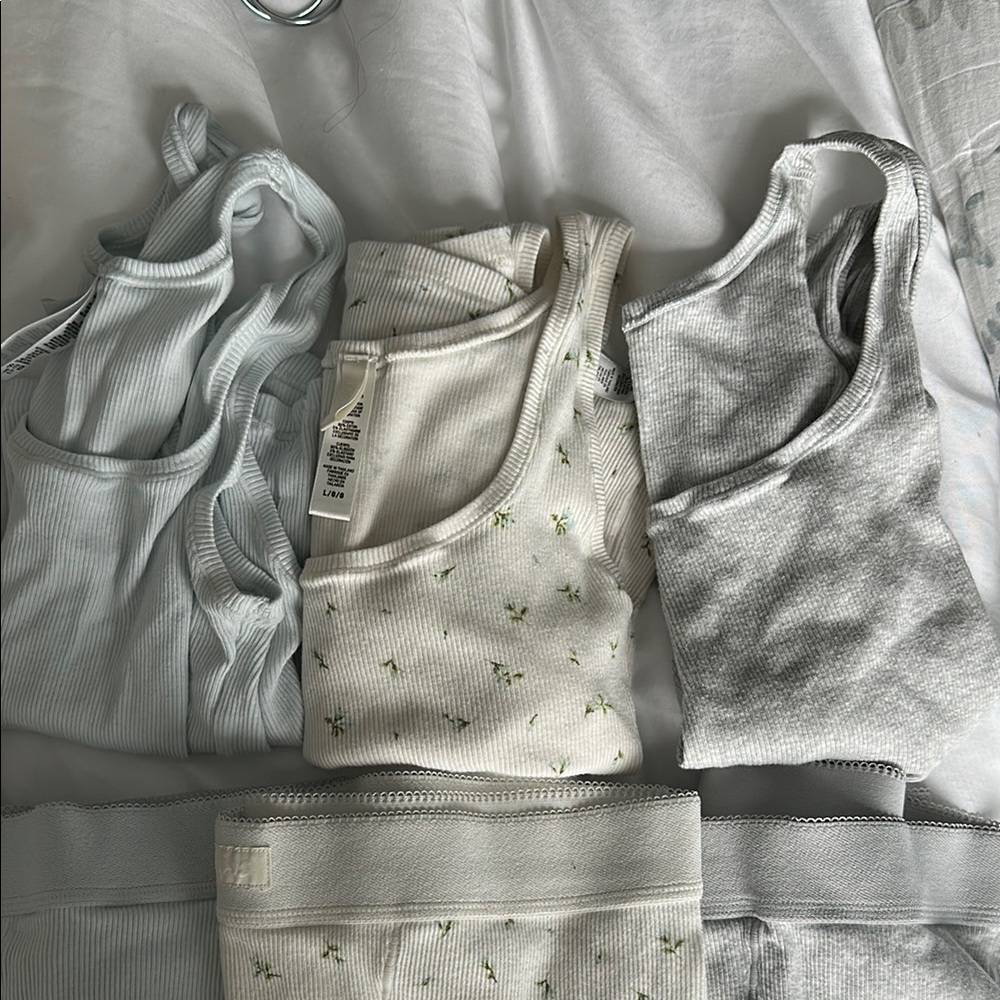 SKIMS set of 3 Boyfriend Ribbed tank